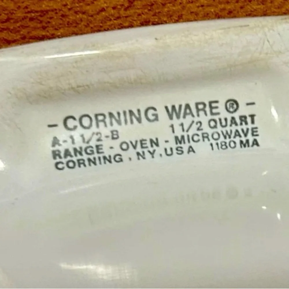Vintage CorningWare cornflower blue casserole dish & lid 1 1/2 qt glassware